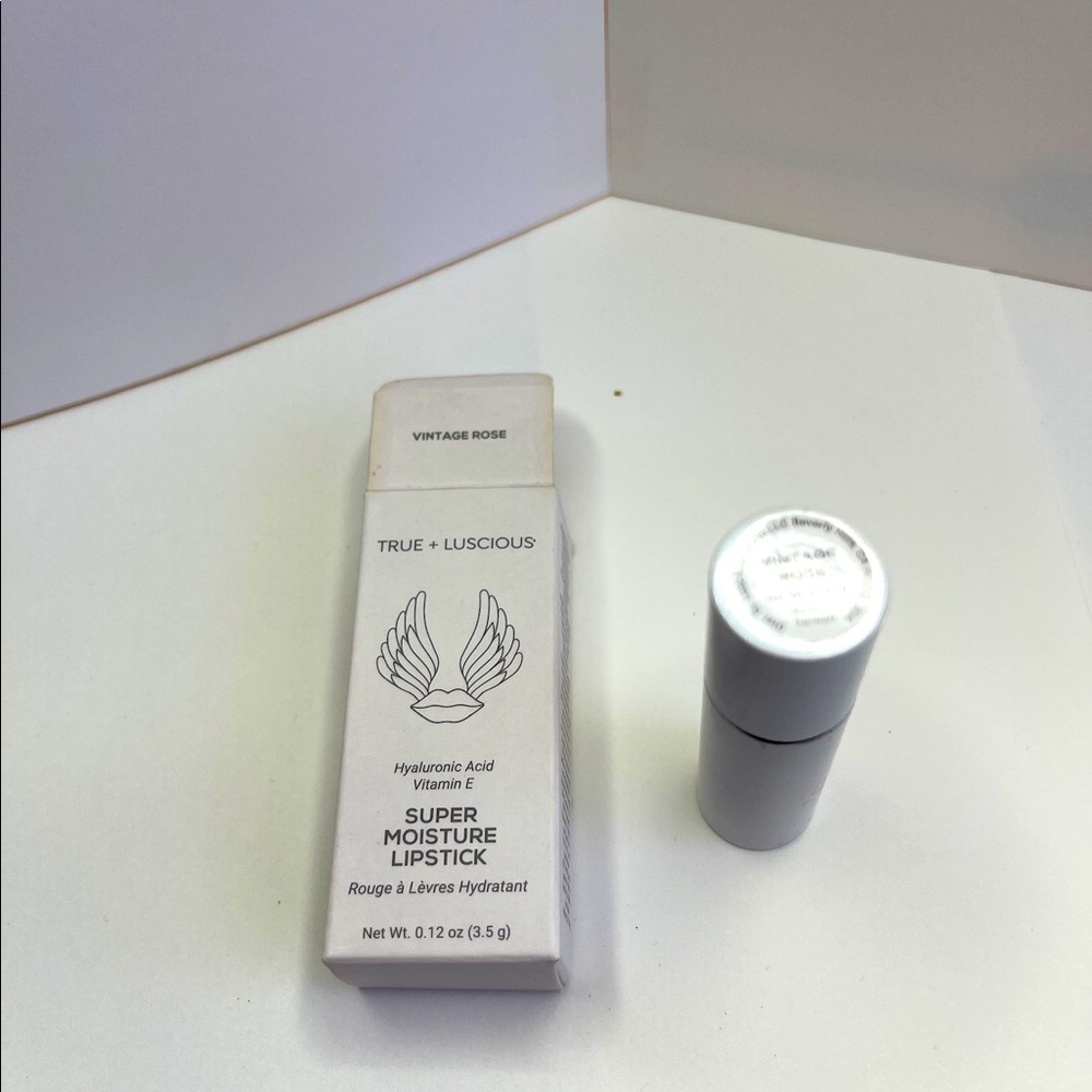 True and Lucious Super Moisture Lipstick